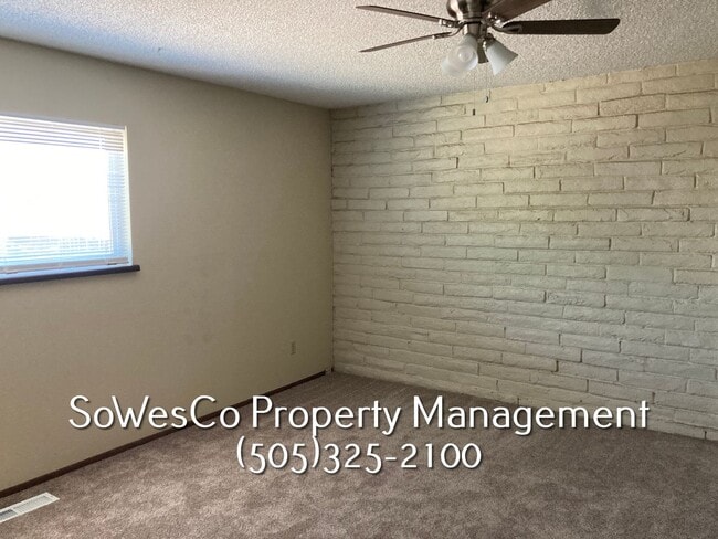 Building Photo - 3 Bedroom 2 Bath Home in Central Farmingto...