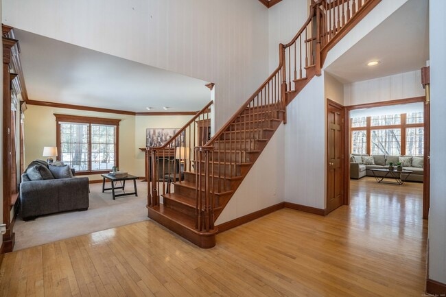 Building Photo - 3 Eton Pl