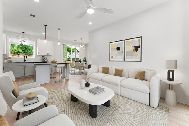 Building Photo - Medford Mews, Carriage House 319
