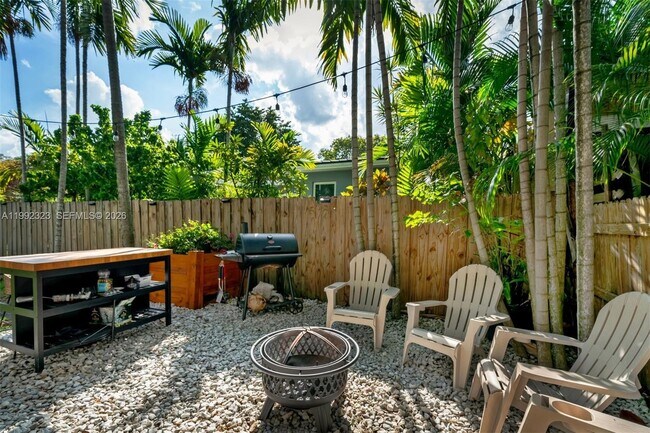 Building Photo - 970 NW 10th Ave