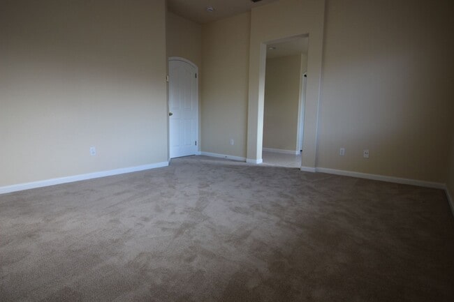 Building Photo - Spacious Home in SW Santa Rosa