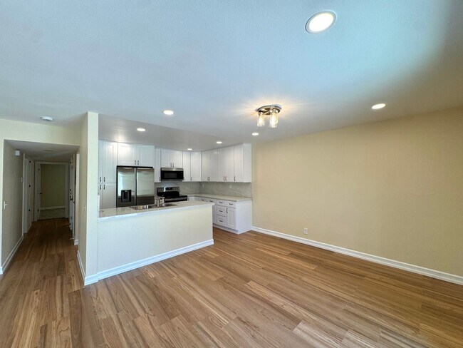 Building Photo - Beautifully Updated 3 Bedroom, 2 Bath with Private Yard