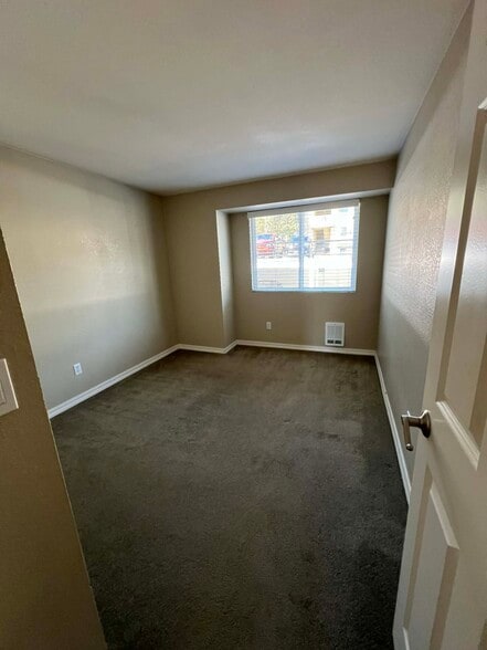 Building Photo - 1760 W Sunn Fjord Ln