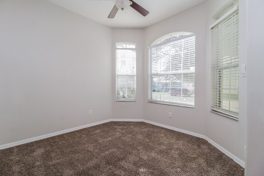 Building Photo - 1741 Mountclair Ct
