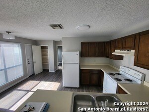 Building Photo - 8431 Cranberry Hill