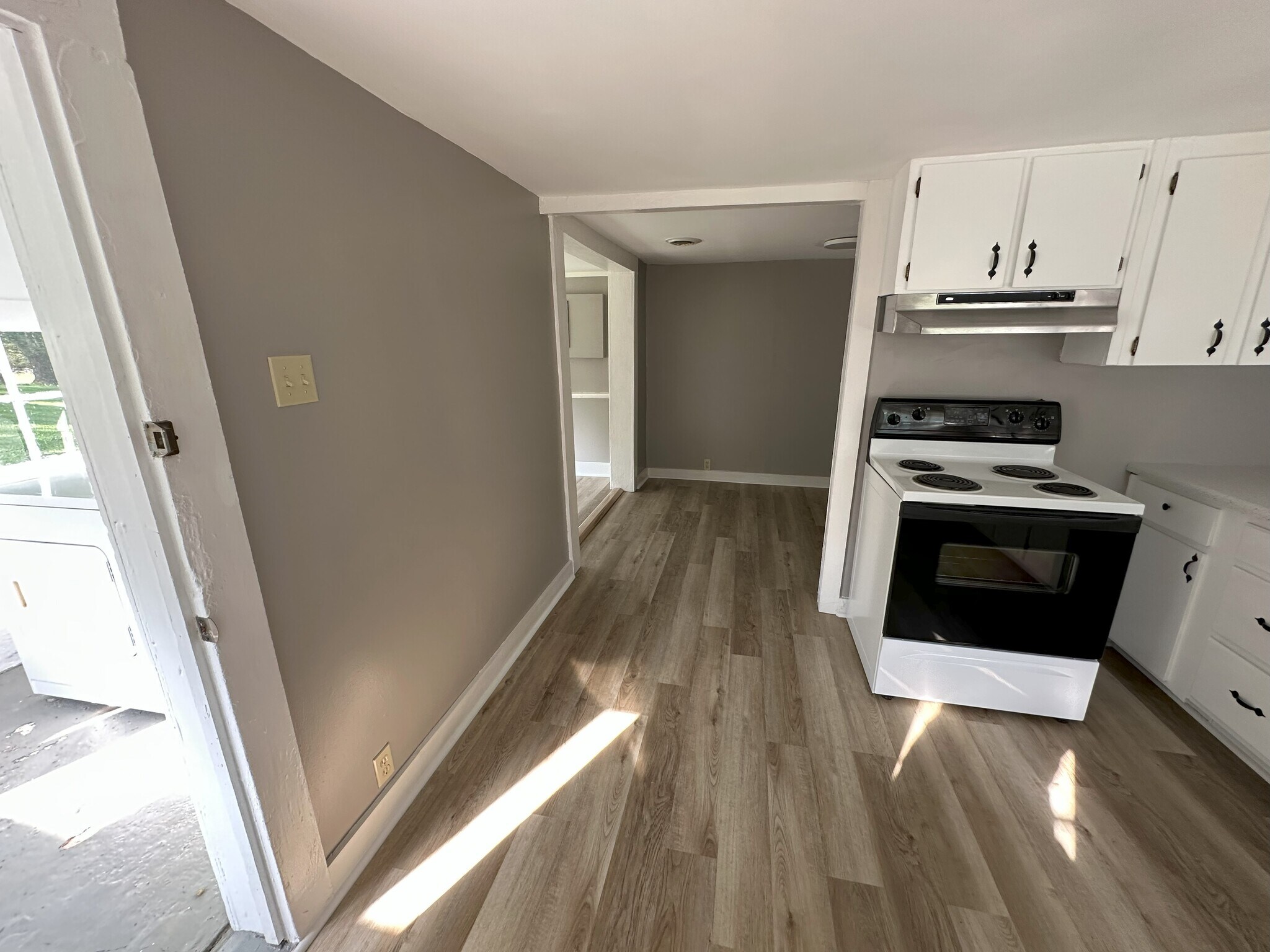 Kitchen/dining - 11414 Goose Creek Rd