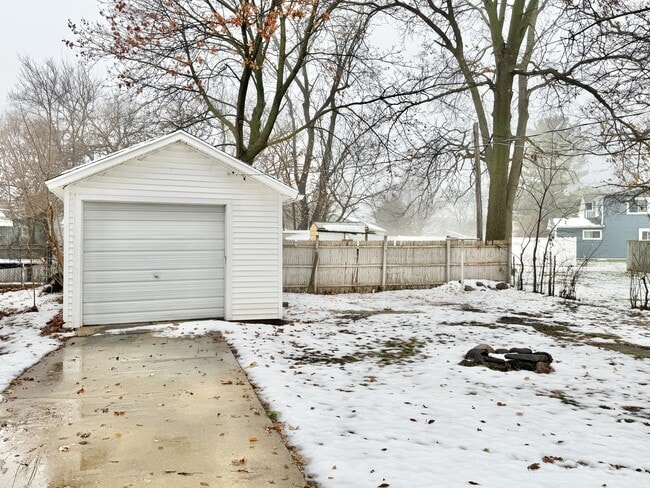 Building Photo - 426 S Jackson St