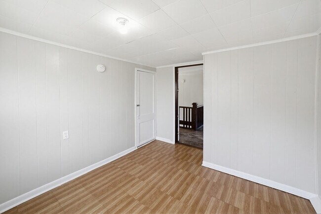 Building Photo - 11494 New Garden Rd