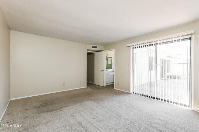 Building Photo - 12022 S Mandan St