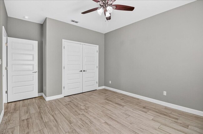 Building Photo - 6718 Stuyvesant Ct