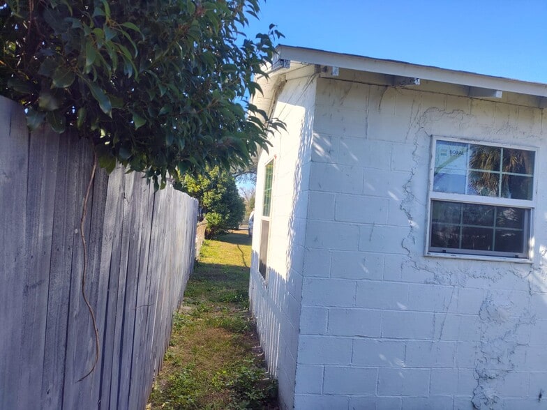 Building Photo - 250 Springfield Ave