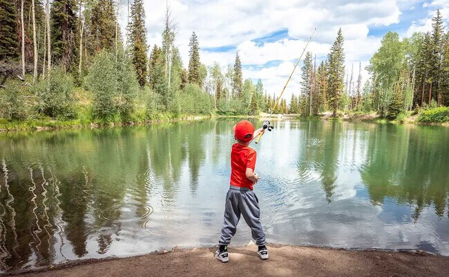 Building Photo - 611 S Monarch St