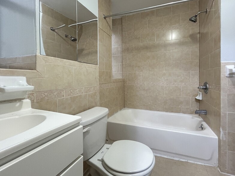 Building Photo - 541 W 156th St