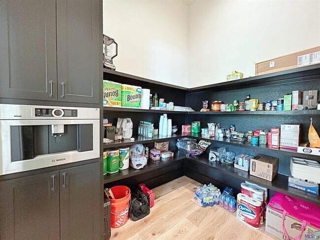 Building Photo - 4 Bedroom House in Pointe Marie- Furnished or unfurnished rental options available.