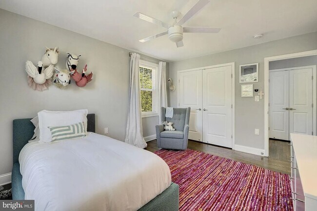 Building Photo - Newly Renovated Single Family home with Off Street Parking