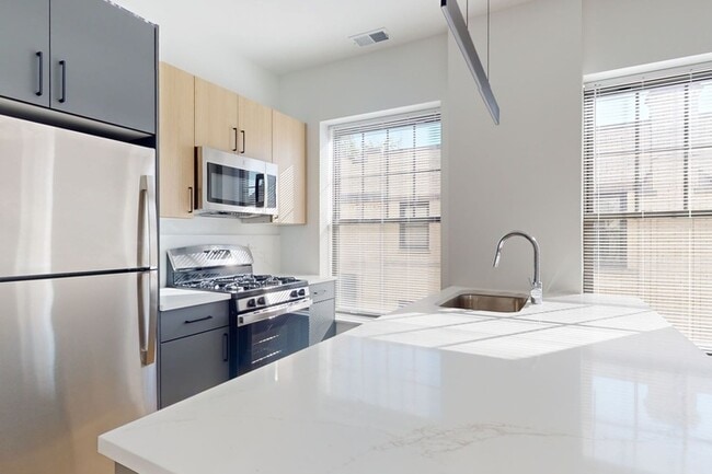 Floorplan - 5411-5421 S. Ellis Avenue