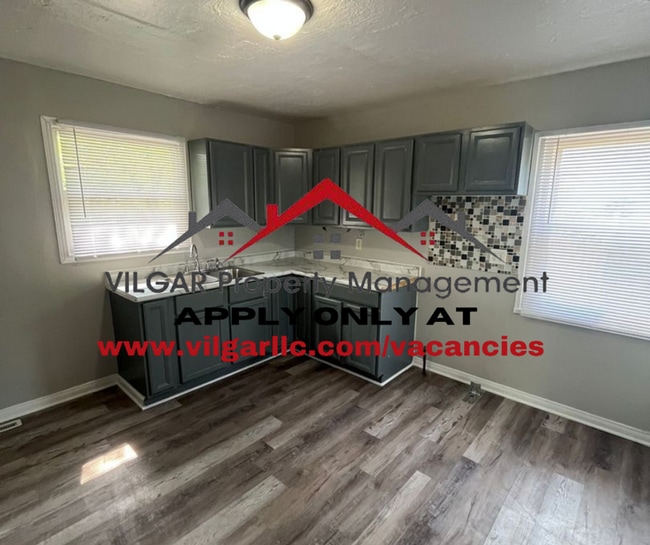 Building Photo - 4 Bed / 2 Bath home in Gary, IN!