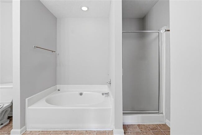 Building Photo - 5072 Leeshire Trace