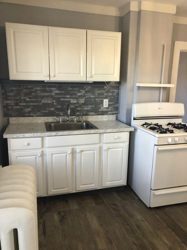 Building Photo - 12 Arch St