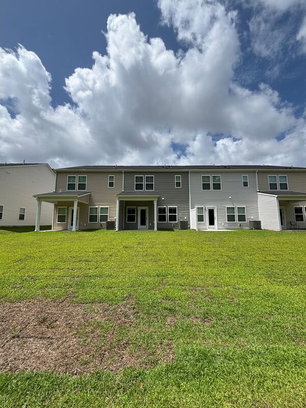 Building Photo - 8010 Triggerfish Wy