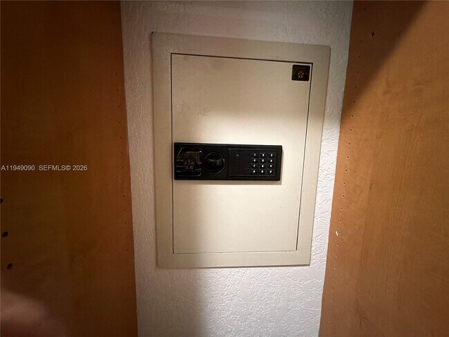 Building Photo - 364 SW 188th Ave