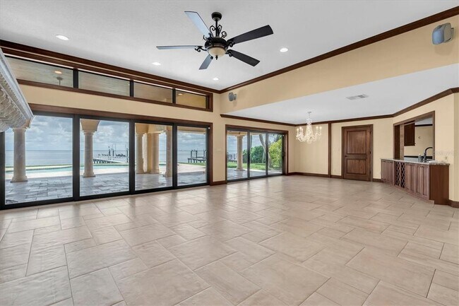 Building Photo - 5810 Bahama Shores Dr S