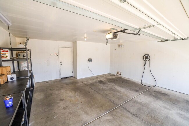 Building Photo - Smart East Side 3 Bedroom Home with EV cha...