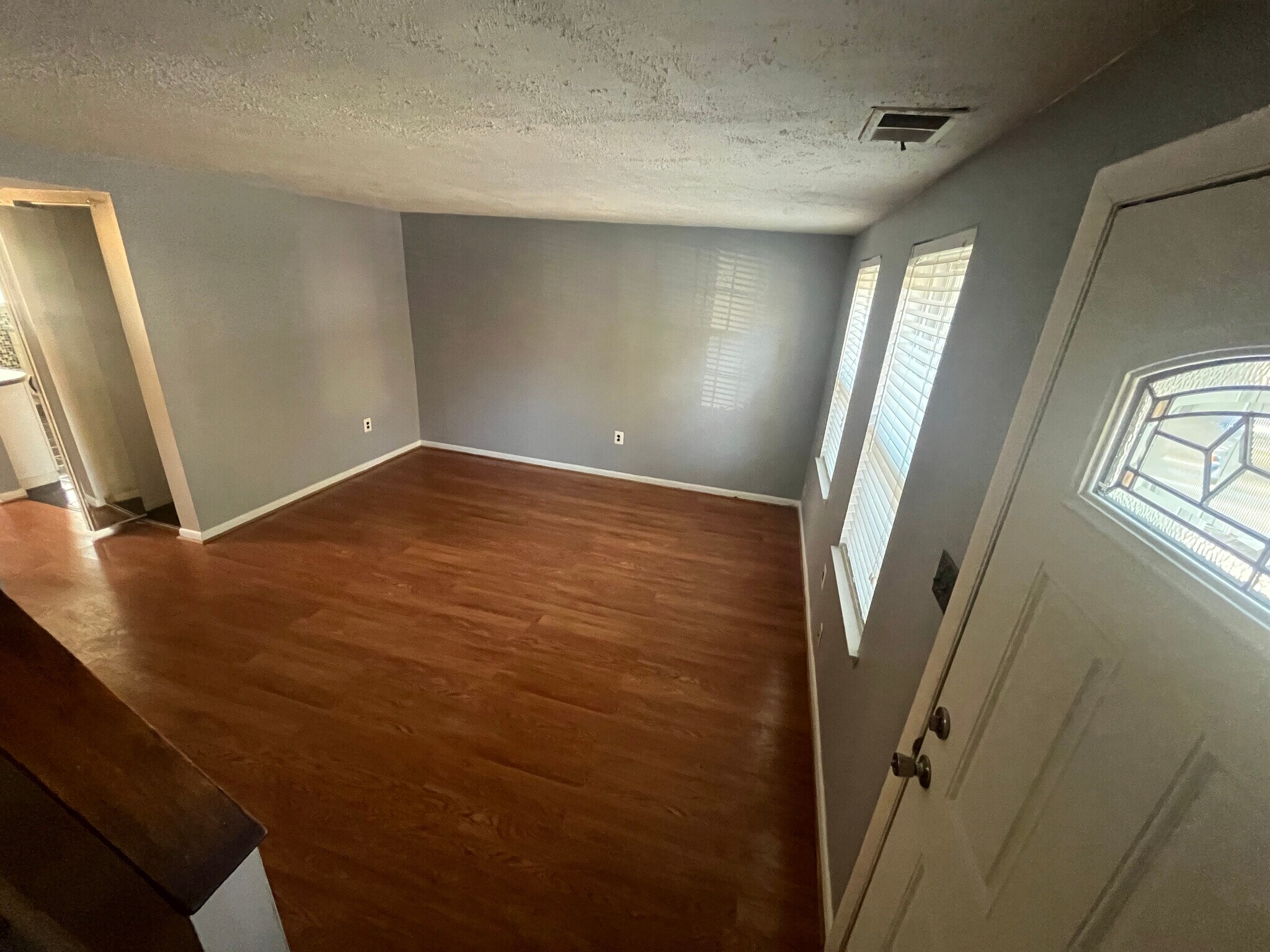 Living Room - 1012 N Central Ave