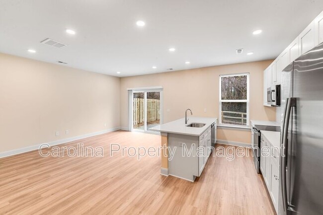 Building Photo - 645 Brookwood St