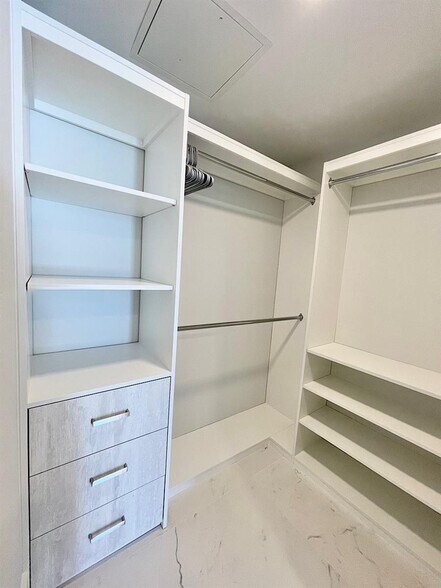 Building Photo - 330 Sunny Isles Blvd