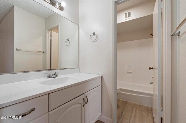 Building Photo - 8055 E Thomas Rd