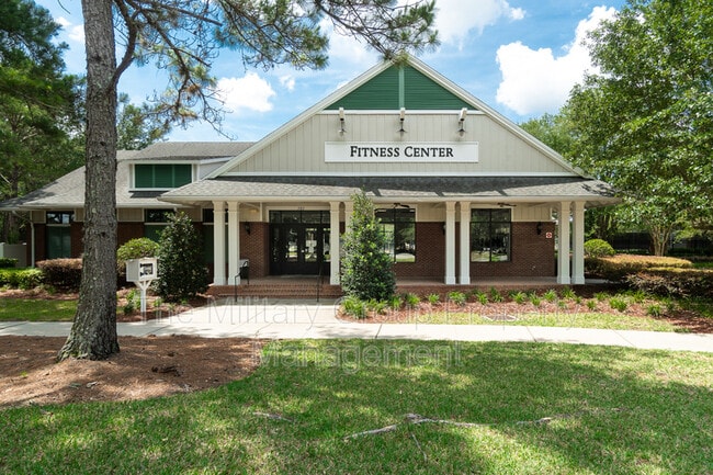 Building Photo - 710 Crystal Way