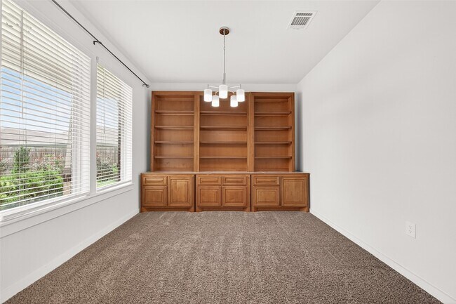 Building Photo - 6803 Alamitos Ct