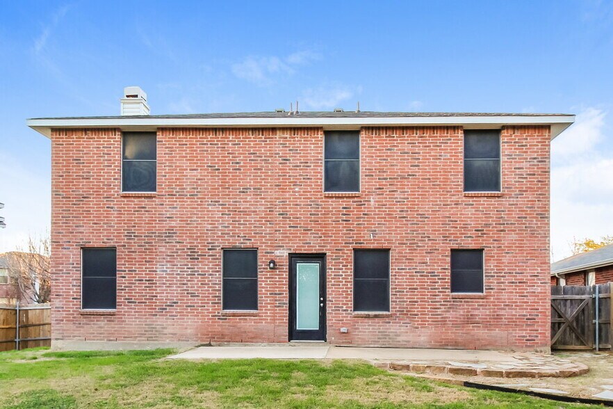 Building Photo - 1808 Lariat Dr