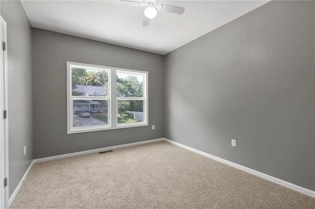 Building Photo - 135 Cedar Ct