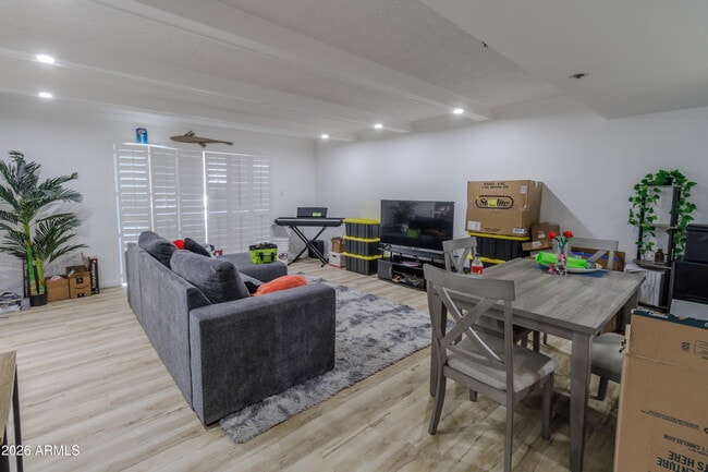 Building Photo - 7870 E Camelback Rd