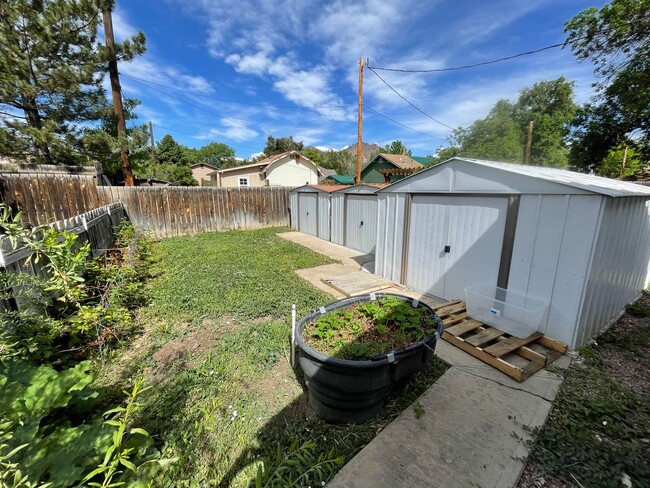 Building Photo - 4 Bedroom Home with Large Shop