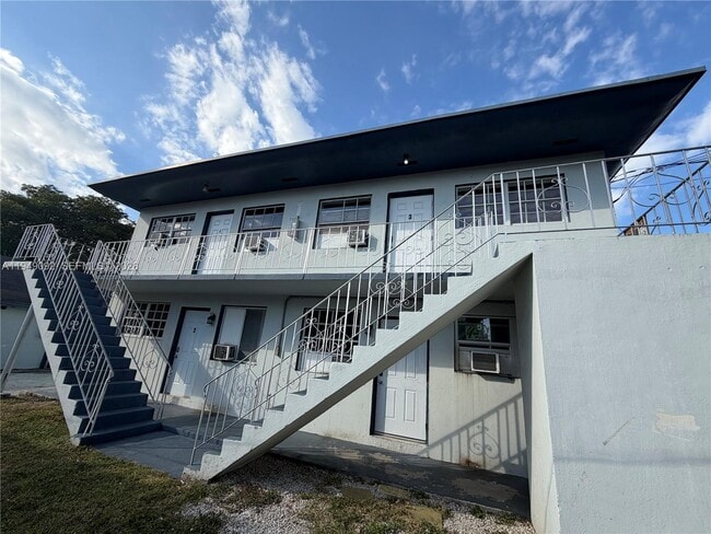 Building Photo - 7638 N Miami Ave