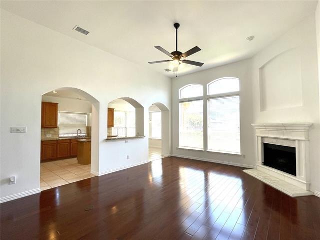 Building Photo - 4400 Avebury Dr