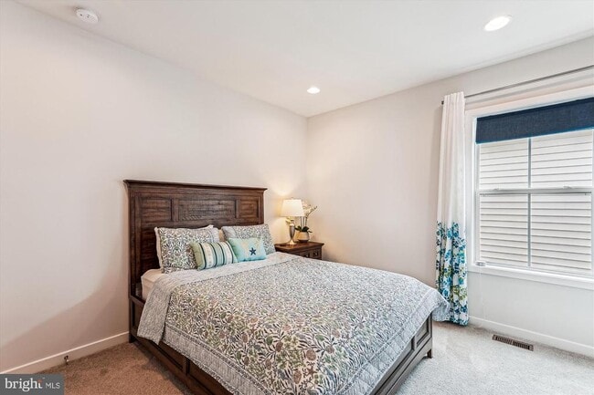Building Photo - 42023 Spring Air Dr