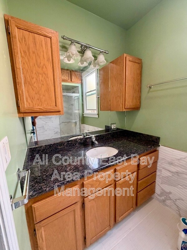 Building Photo - 224 Cordova St