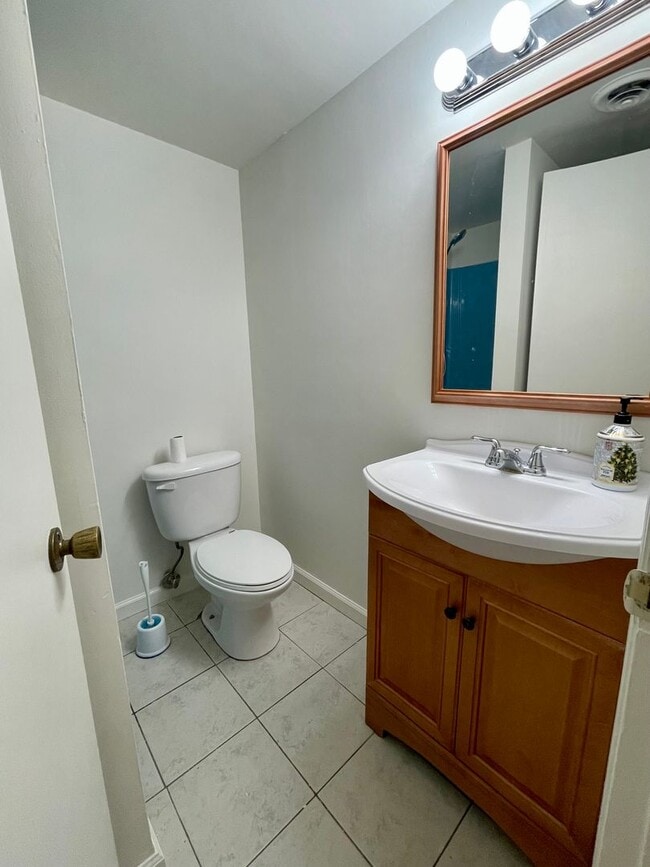 Building Photo - 6808 River Ridge Dr
