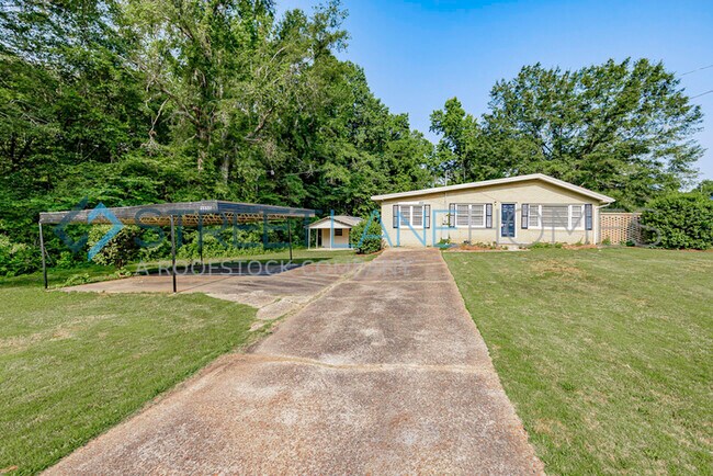 Primary Photo - Charming 4 Bedroom in Lanett!
