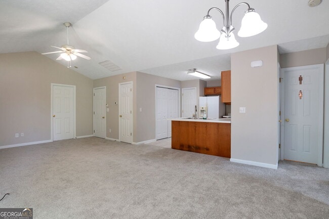 Building Photo - 413 Autumn Lake Ct