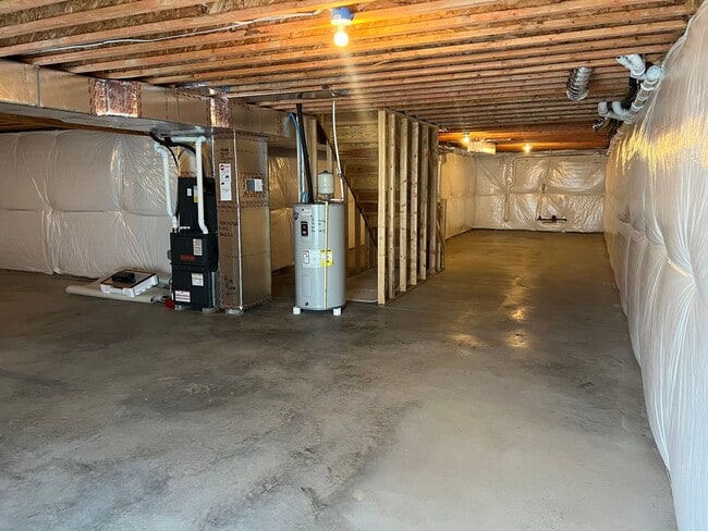 Building Photo - Stunning 4 bedroom 2.5 Bathroom Home in Ma...