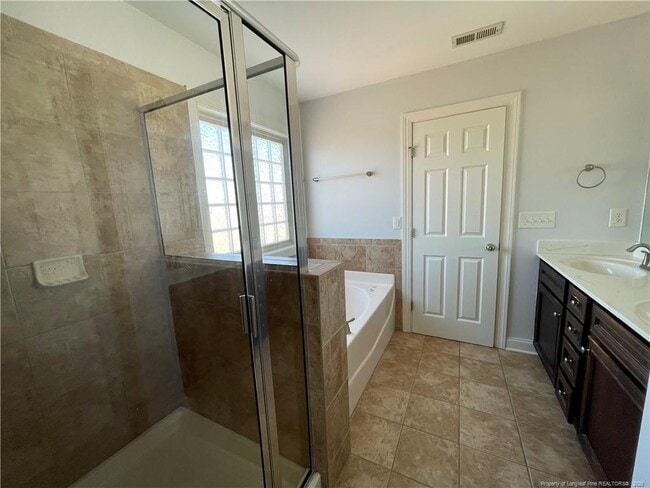 Building Photo - 86 Marquis Dr