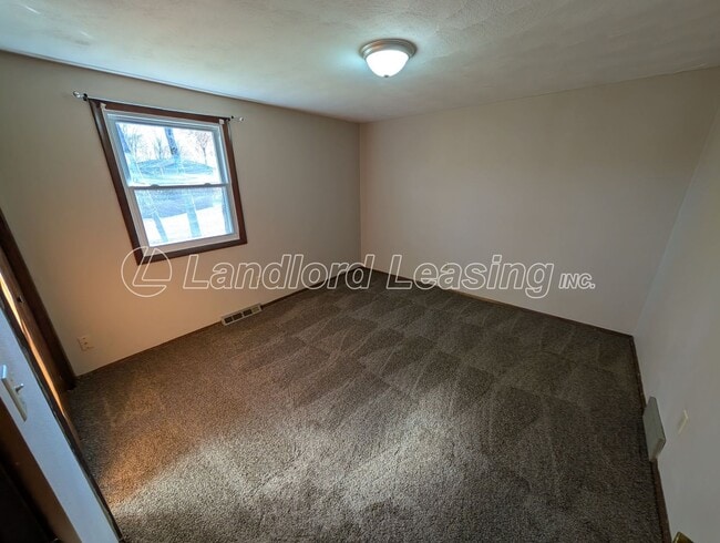 Building Photo - Spacious 4-Bedroom Colonial on Beautiful Wooded Lot