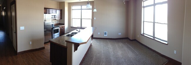 Building Photo - 2886 Overlook Blvd