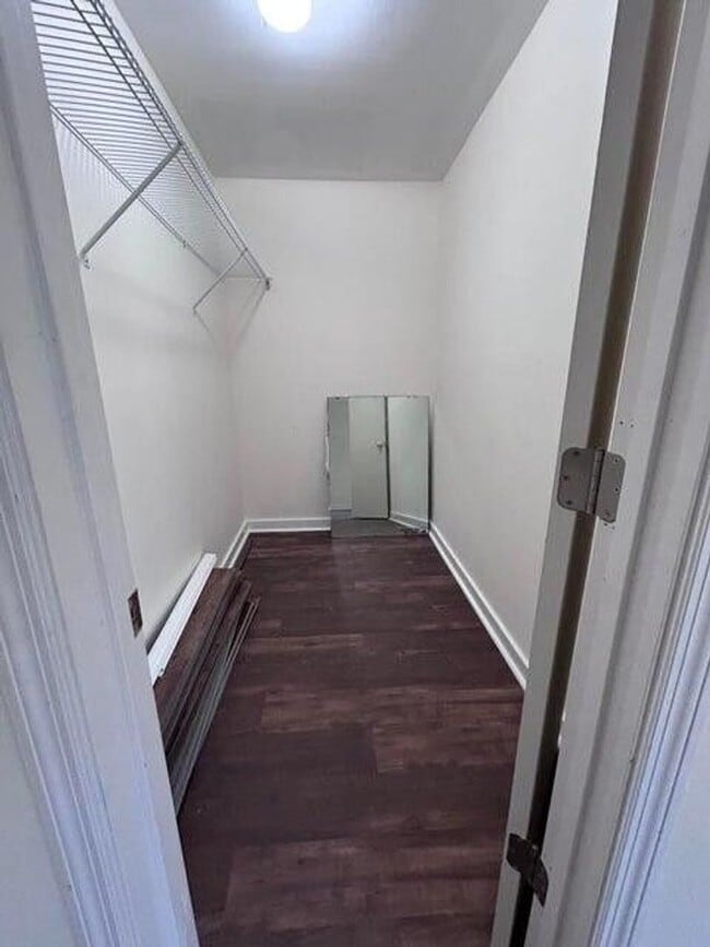 Building Photo - Gated Community- 2BA/1BA Condo