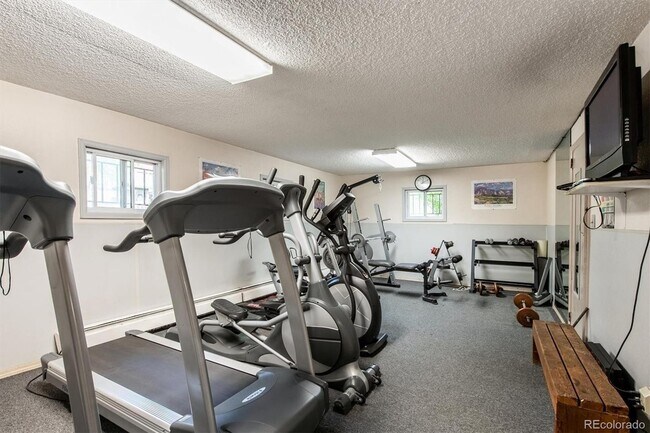 Building Photo - 3250 Oneal Cir